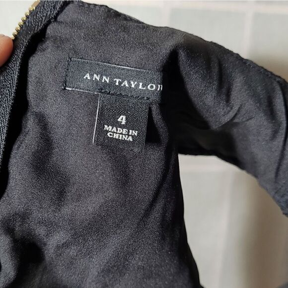 Ann Taylor  - Picture 6 of 8